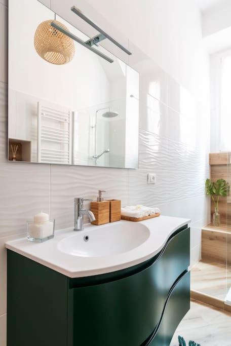 New Jungle & Charming Flat - Zona De Angeli Apartment Milan Bagian luar foto