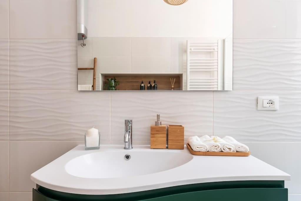 New Jungle & Charming Flat - Zona De Angeli Apartment Milan Bagian luar foto
